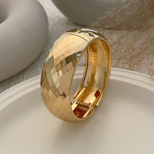 HAMMERED CUFF BANGLE / F167 - HAMMERED CUFF BANGLE