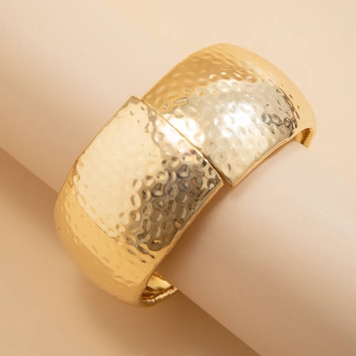 HAMMERED CUFF BANGLE / S743B - WOMEN'S HAMMERED CUFF BANGLE