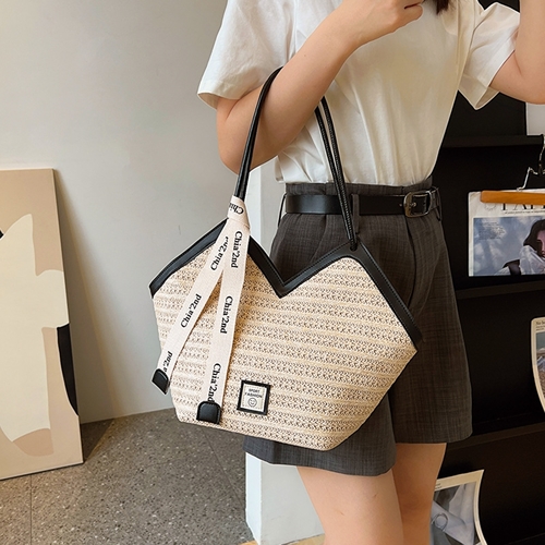 WOVEN SHOULDER BAG / S748D - Color:beige and black