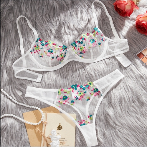 TWO-PIECE EMBROIDED LINGERIE SET / U369H - Color:white green