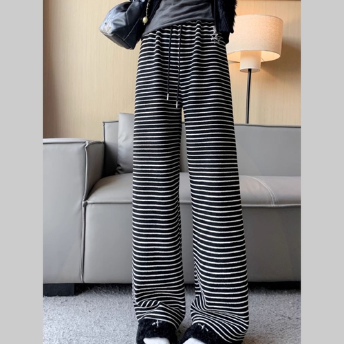 WIDE-LEG STRAIGHT PANTS / S814BW - Striped pants