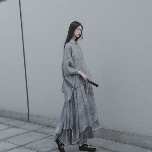 TWO-PIECE LOOSE-FITTING LAYERED GRAY OUTFIT / U270 - Outfit consists of a shirt with a doll sleeves and a tiered, ruffled dress.