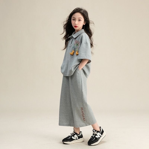 GIRL'S TOP AND WIDE-LEG PANTS / GRAY S62 - Short sleeve polo tshirt and wide-leg pants