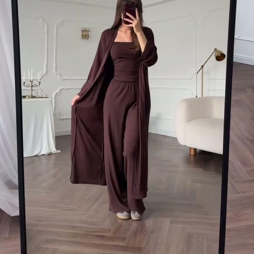 THREE-PIECE CASUAL SUIT / BROWN U140 - Color:brown