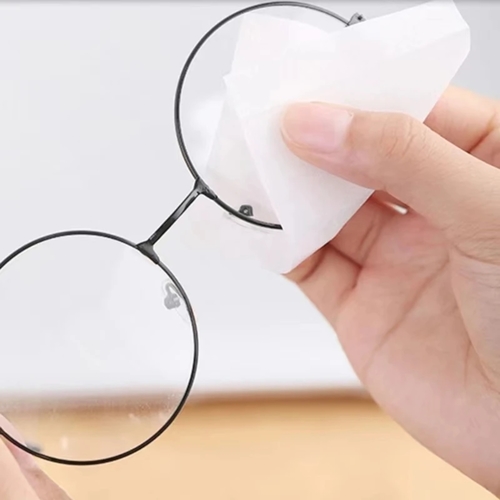 100-PIECE LENS CLEANING WIPES S357 - 100pcs in 1box