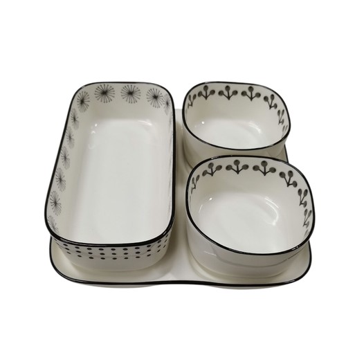 SET OF CERAMIC SERVING BOWLS AND TRAY BO520 - 4 in 1 set1pc rectangular bowl 2pcs square bowls 1pc square trayIt is made of high-quality porcelain with a warm cream finish.