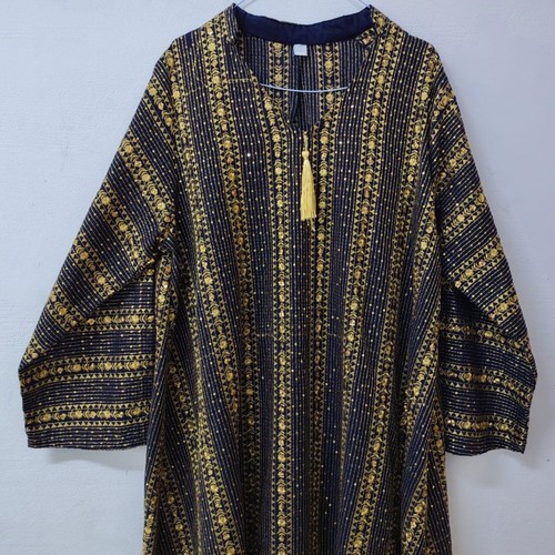 NAVY BLUE DRA'AH WITH GOLD EMBROIDERED DESIGN DR046