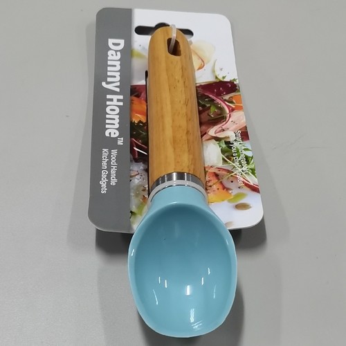 DANNY HOME ICE CREAM SCOOP BO920 - Features : distinctive light blue scooping head and a natural wooden blue.
