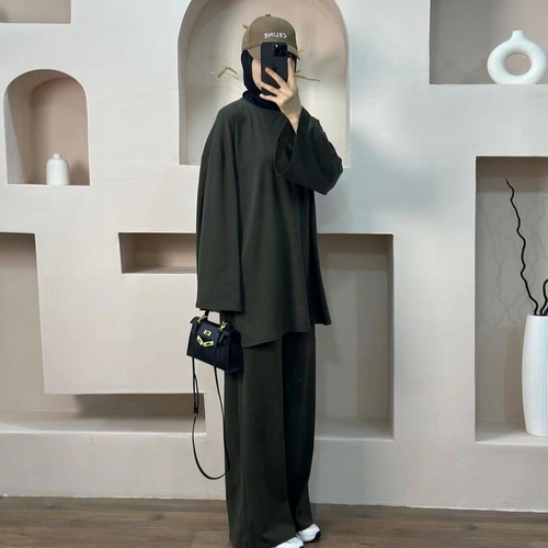 طقم سيدات مكون من قطعتين / Army Green C27 - يمكن أن تتناسب مع xs حتى الحجم الصغير اللون أخضر الجيش