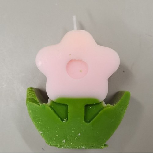 شمعة معطرة على شكل زهرة 8 سم BO1001
