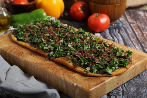 Mashroha Zaatar  Alsham - thyme, tomatoes, onion, parsley & sliced olive
Preparation time 12 minutes