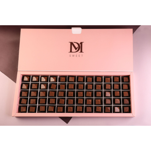 Rasmiat Box - 60 pieces of luxury Belgian chocolate Consists of 5 fillings ( Cardamom / Caramel / Pistachio / Rocher / Ravello )