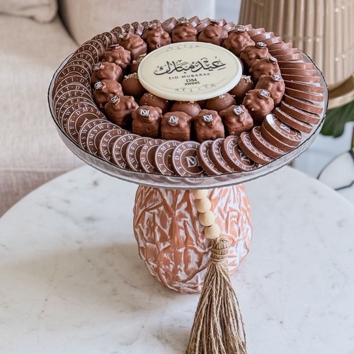 صينية DM 5 - صينية مميزة  بحشواتنا الجميلة  مع عبارة عيد مبارك الوزن تقريبا  1090 🌸🌸