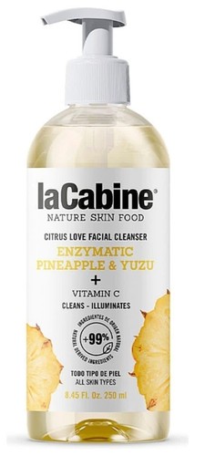 LC NATURE SKIN FOOD GEL LIMPIADOR CITRUS LOVE 250ML - منظف البشرة من لاكابين . جل التنظيف الأنزيمي بمكونات طبيعية بنسبة 99%، ينظف البشرة بشكل فعال دون تجفيفها، ويتركها منتعشة ومشرقة. 
 كوكتيل الحب الحقيقي مع إنزيمات الفاكهة الفائقة والبريبايوتكس وفيتامين C لبشرة متوهجة بشكل طبيعي. 
 يحتوي على مكونات مثل الأناناس الأنزيمي المعروف بقوته المضيئة والمتجددة، واليوزو الذي يساعد على استعادة الترطيب وفيتامين C الذي ينير البشرة وينشطها.