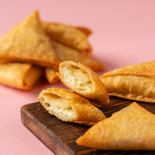 Frozen Sambosa (Mixed cheese& green paper) - 50 pieces