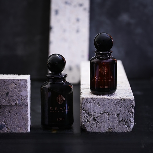 Soir & Noir - Noir 
 Laos Oud-Jasmine-coffee-cardamon 50ml
Soir
Cognac oil-Cinnamon-Sandalwood- Vanilla
100ml