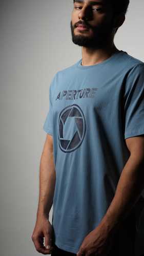 T-SHIRT 28 RETRO - RETRO BRINGS BACK THE STYLES, STORIES, AND SPIRIT OF THE PAST-REVIVING NOSTALGIC VIBES THAT MAKE YOU FEEL GOOD AND LOOK EVEN BETTER.