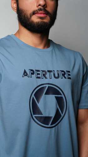 T-SHIRT 28 RETRO - RETRO BRINGS BACK THE STYLES, STORIES, AND SPIRIT OF THE PAST-REVIVING NOSTALGIC VIBES THAT MAKE YOU FEEL GOOD AND LOOK EVEN BETTER.