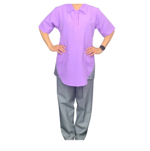 يونيفورم كريب 43 - **وصف المنتج:**
احصل على يونيفورم عملي للعمالة المنزلية مصنوع من خام كريب عالي الجودة. يتميز هذا الزي بتصميم نص كم، مما يوفر الراحة والتهوية في الأيام الحارة. خامة الكريب تتمتع بمتانة عالية وقدرة على التحمل، مما يجعلها مناسبة للاستخدام اليومي. هذا اليونيفورم يجمع بين الأناقة والعملية، مما يساعد العمالة المنزلية على أداء مهامهم بكفاءة وأناقة. اختر الأفضل لراحتك وراحة موظفيك!
