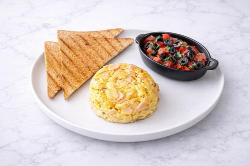 Scrambled Eggs With Turkey Breast