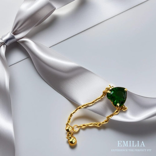 Caduyat  - Emerald Heart Elegance Ring - Discover the charm of the 