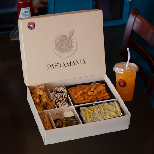 Gathering Premium - 2 Pasta (24 oz) of your choice, 7 Piecs of Buffalo Shrimp, 4 Pieces of Crisper Chicken, 1 Piece of Sesame Bread Slice, 1&nbsp; Quinoa Pearl Tabbouleh and 1 Soft Drink of your choice