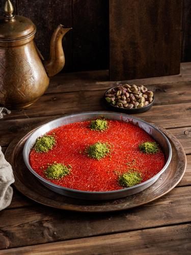 كنافة نابلسية حمراء