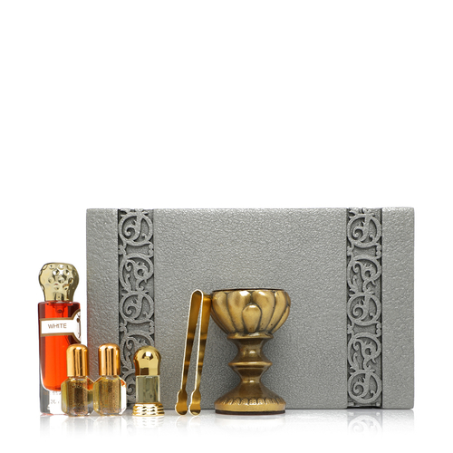 Silver Parfum Box - 6 pcs - Dar Al Noor Perfumes - Perfume Box Silver Includes:
Dar Al Noor Perfumes - Eau De Parfum White - Unisex
3Perfumes Oil (Dihn)
Mabkhar With Twezeer