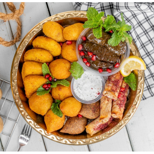 Karamisho Box - Karamisho box
2 borgol, 2 potato meat , 2 potato cheese halapino, 2 potato cheese chicken, 2 potato cheese corn , 2 potato kiri &olives , 2 potato fitta spices , 4 musakhan , 8 mix waraq enab