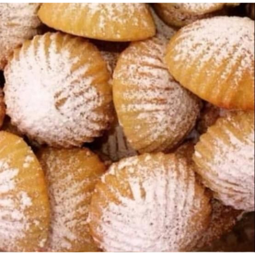 Half Kilo of Pistachio Maamoul - half kilo of delicious pistachio maamoul made by semolina