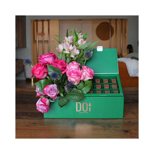 Venice - Green box contains pink, fuchsia, purple roses, alstroemeria pink and green leaves with box of chocolate. Height: 35cm Width: 35cm