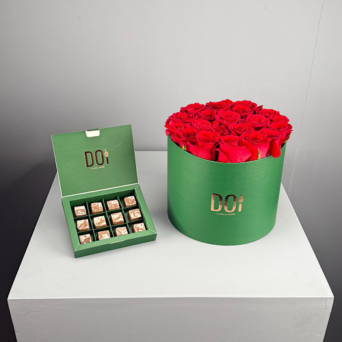 Velvet - Green box contains red roses with box of chocolate.  Height: 35cm Width: 25cm