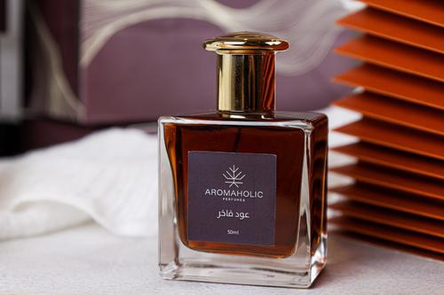 عود فاخر - عطر (عود فاخر)
عطر الفخامة والمناسبات الرسمية، اسم على مسمى شي فاخر من الآخر.

