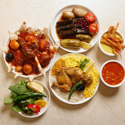 هبيه رمضان - نصف دجاج على تمن&nbsp; دولمه&nbsp; تشريب لحم