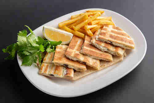 arayes  meat  cheese