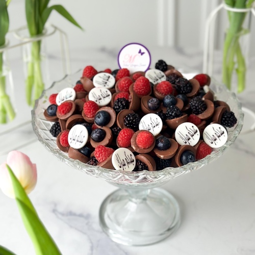 berries plate