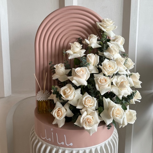 Fleurette - My love II - U nude wood backdrop with white roses and 100ml Riccio Caprese diffuser with your choice of name*write the desired name in the message box.  



L50cm H60cm