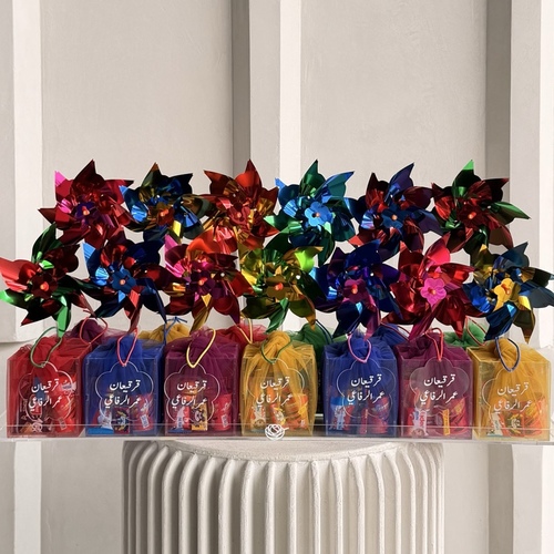 Fans Gergean - Personalized gergean tray with 13 boxes&nbsp;filled with candy and chocolates&nbsp;*Write the desired name on the flower tagStand size 73cm