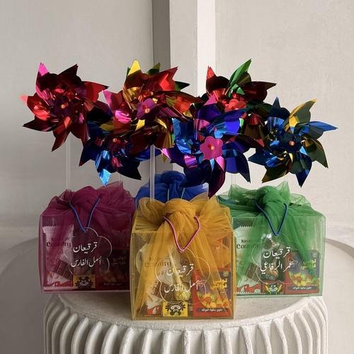 XL Fans gergean - A big personalized gergean box containing chocolates, candy and nuts ( you can choose the color and quantity desired) *write the desired name on the flower tag in the message box L 14cm