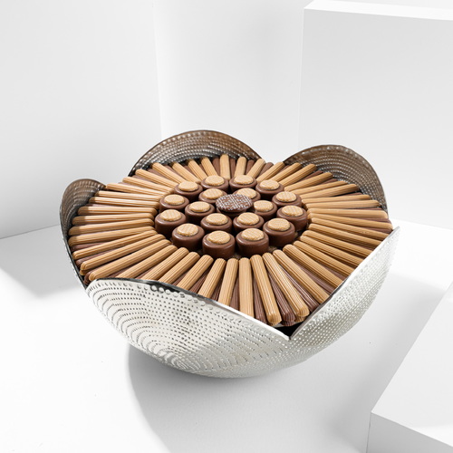 Big silver tray mix longo - Luxurious golden metal tray, 1.100 kg size 30 cm :   Longo chocolate
   Crispy Praline