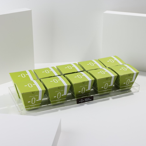 Green square box  acrylic tray - توزيعات 10 علب .
 كل علبة داخلها 5 قطع من الشوكولاتة المتنوعة المغلفة .