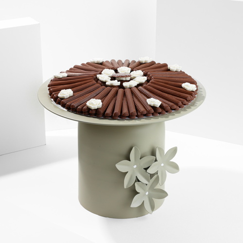 Rose stand longo chocolate - صينية من تصميمنا الخاص تحتوي على 650 غرام شوكولاتة..