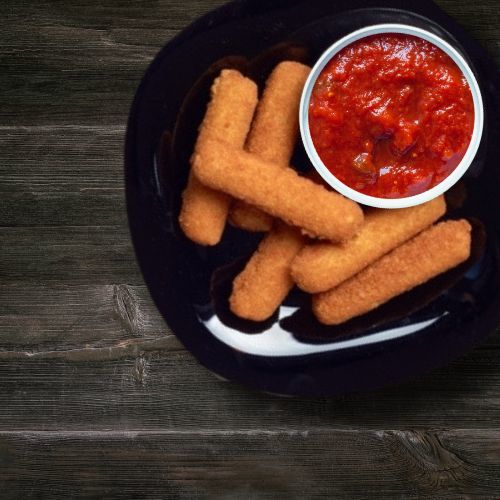 Mozzarella Sticks - Mozzarella cheese sticks 5 pcs, Served with marinara sauce.