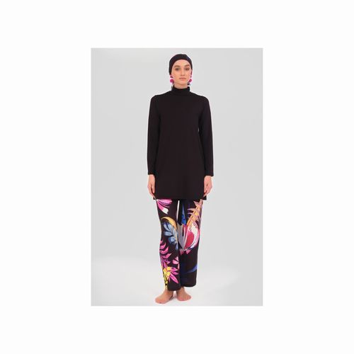 Rose Style - 613 - black jeebclout with purple big size - Water-repellent finished.
Lycra fabric, provides quick drying and easy swimming.
stand-up collar.
Long sleeves
Lycra Swim Pant.
It is suitable for pool and sea use.
There are ropes that connect the tunic and tights together on the inside to prevent them from opening.
This fabric is specially made for swimwear and is durable, lightweight, wrinkle free and suitable for long term use.you can make a match with the coveruptake bigger than your size better