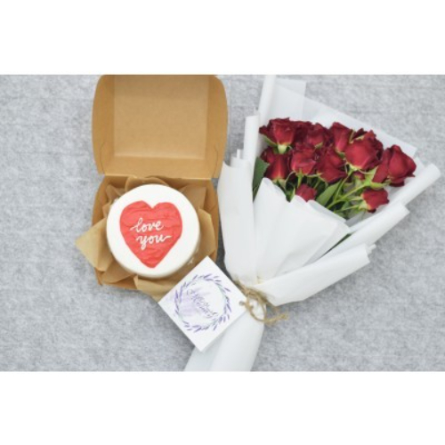 Love You Cake & Roses - Lunch box cake size 4 inches for 2 persons with small bouquet from 6 stick baby roses