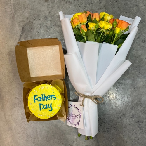 Father’s Day Cake With Roses - Lunch box cake size 4 inches for 2 persons with small bouquet from 6 stick baby roses