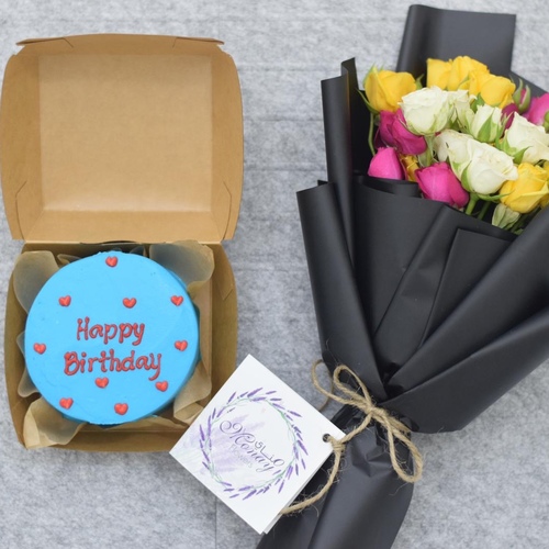 Hb Blue Cake With Mix Roses - Lunch Box cake Size 4 inches For 2 Persons With Small Bouquet From 6 Sticks Mix Color Baby Roses Cover Black