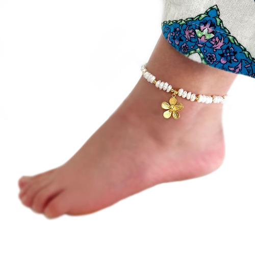 Handmade anklet - Handmade anklet with pearls and gold plated daisy flower