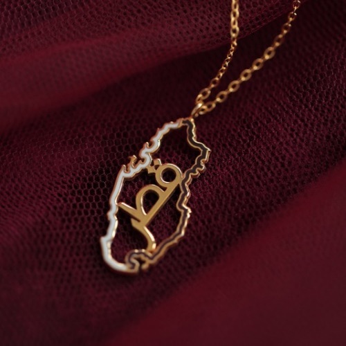 Qatar's map necklace