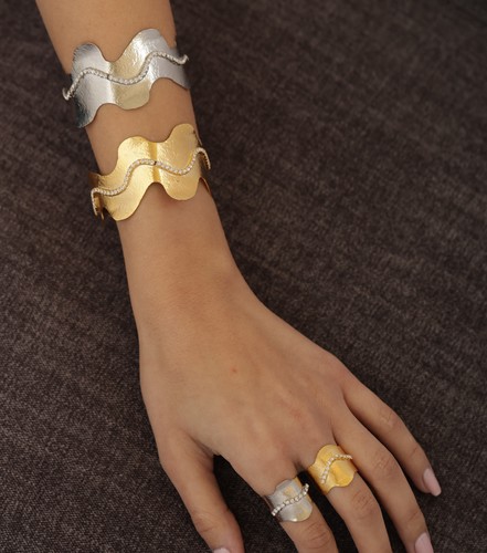 Set of bracelet and ring - Handmade gold-plated set of bracelet and ring crafted with care, featuring elegant design. Lightweight, unique, and perfect for everyday wear or special occasions